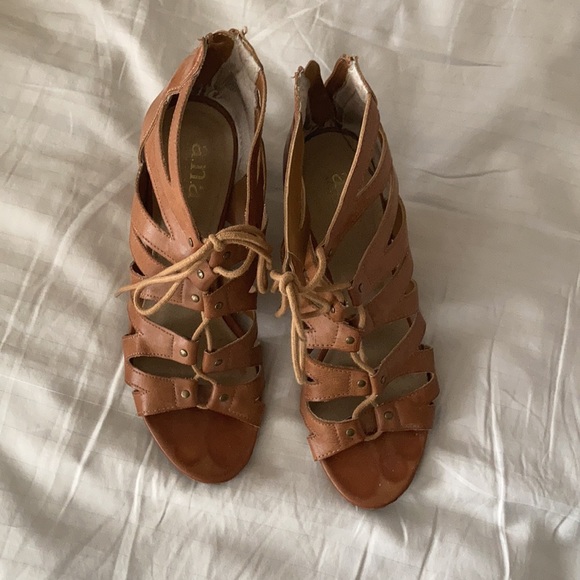 Wedges - Picture 2 of 7